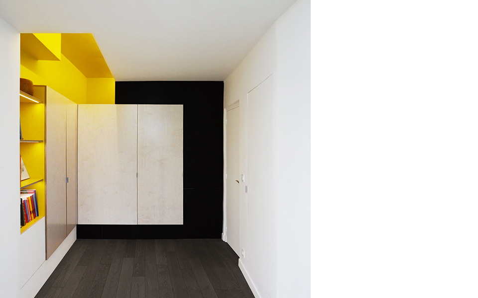 Soignez votre intérieur, Paris 5 | salle d'attente d'un cabinet psychiatrique et pied à terre avec kitchenette, SdB et couchage.