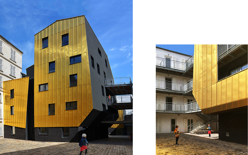 passage créé entre deux cours par un édifice noir et doré en pivot
